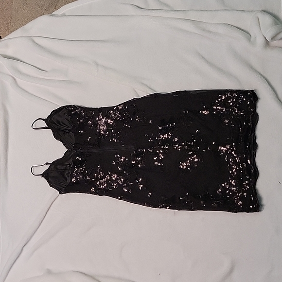 Little black dress! - Picture 2 of 7